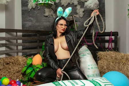 DonnaJoness Your sexy bunny Pic 4