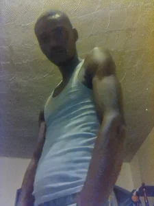 LookingLover34 Public Pic 5