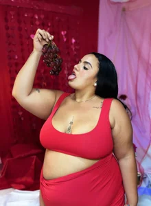 Dangerously sweet, undeniably bold 🔥 de _alina_9  4 Imagens