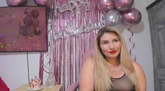 mailyn_bakerrr: MY BIRTHDAY CELEBRATION❤️ ( 3 фото)