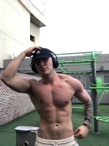 liam_oficial02 xxxx Pic 5