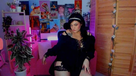 MaryHarrys Do I look like a princess? Pic 9