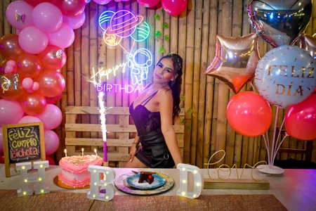 MartinaWestt MY BIRTHDAY 🎉🥳 Pic 8