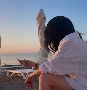 Vanessa4Dom Dom Queen on the beach slika