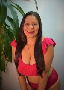 MiaCallie Pool Party! Pic 3