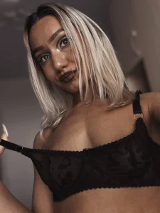 Lisa_Shultz: In underwear^ ( 3 фото)