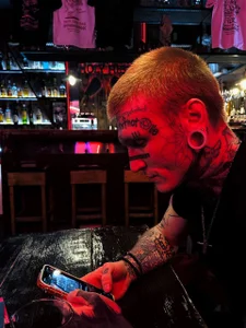c10h15on1's photo
