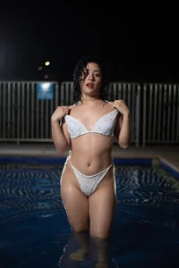 Skin and fire aroma 🔥 od RileySkye  4 snímek