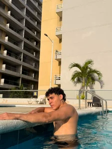 Rayan_Choi I got a little wet 💦🏊🏻‍♂️ . fénykép