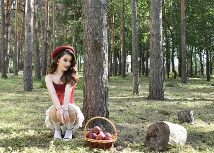 Little Red Riding Hood de PutOnRepeat  3 Imagens