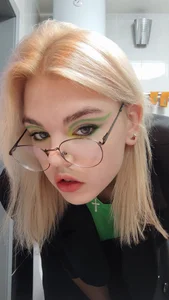 MelodyBaur Public  6টি ছবি