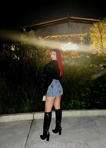JessicaMason Public Pic 6