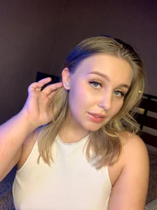 weeet_peach Blue Pic