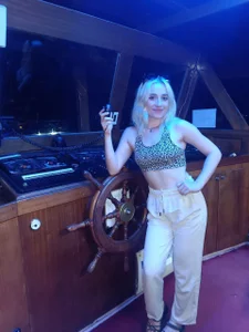 Ashleysoy Public Foto 3