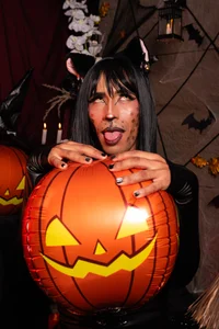 Loren_whiteeのhappy halloween 2026の 4枚の写真