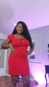 AnnieLeigt Elegant Voluptuosity 🍒✨ Pic