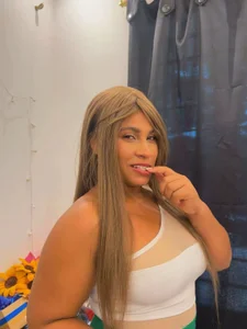 Luciana_Dirty_Nasty Public Billede 8