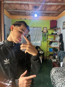 Bad_bunnyy_: Public ( 2 фото)