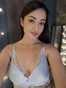Moon_Blush Public Pic 3
