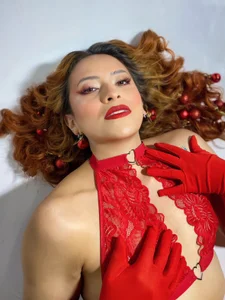 sahra_taylor_ Public Pic 7