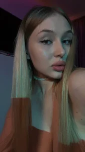 Emelia_Angel Public Pic