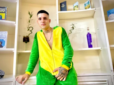 Pleasure_Take Public Pic 8