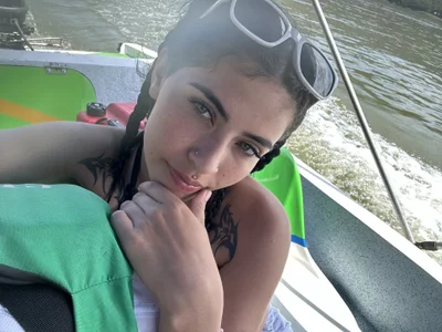 _luna_torres me outdoors Pic 3