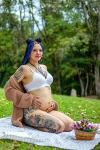 Kitty_ravee Ride in the park Pic 5