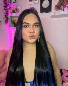 YourThicc_bella Kisses😘💋 . fénykép