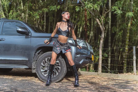 SkylerBennet You girl Bilde 8