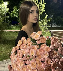CeliaWalk my sexy body Immagine  4