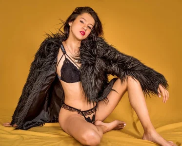 Linda4Petite Public Pic 2