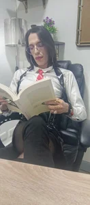 NicolleDiamonds_cg ☺️Friday should come with background music and applause☺️ Pic 3