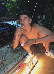 JacoboSwam: Day of candles ( 3 фото)