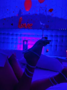 AlexiiaBrown Heels and passion Pic 2