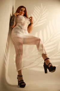 kimbrownnNice this white Bild 2