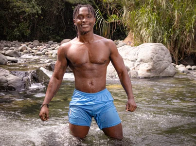 DannSmmith S U M M E R 😎  3টি ছবি