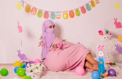 Daksha_a They say Easter is sweet 🍭 but they haven't seen me Foto 3