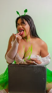 Issafoxx St. Patrick’s Day just got wild… Pic