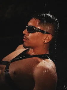 Aaronfox_x rain Pic 2