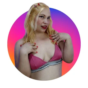 HannahEmmax2 "Love is like a red rose, beautiful but dangerous" Pic 5