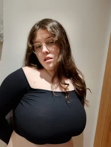 sari237 Yo টি ছবি