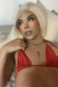 DanniLee_ RED IS SO HOT 🔥 รูป  2