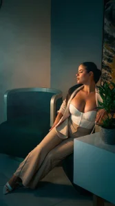 KateSunder Confidence is my best accessory টি ছবি