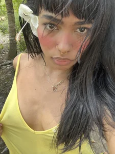 chell_18 🥵🫢  5টি ছবি