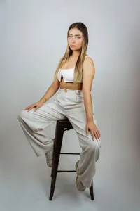 _Kim__M A serious woman Immagine 