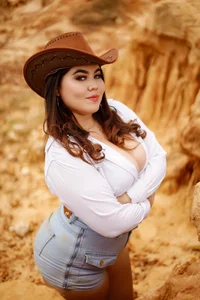 MadissonLee__ 🔫 Danger: Armed with curves and temptations 💋 Εικόνα 6