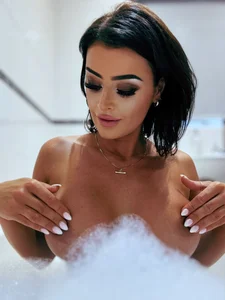 Daddysfilthysecret Bubbles 🫧 🧼  3টি ছবি