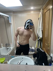 SisoyApalancado: Ghost body ( 2 фото)