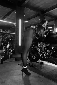 Betty_Bridge Shall we go for a ride? Pic 4